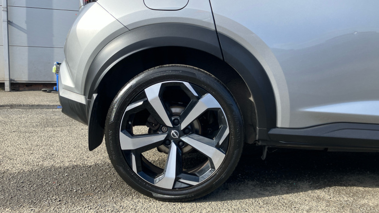 Nissan Juke 1.0 DiG-T 114 Tekna 5dr Petrol Hatchback